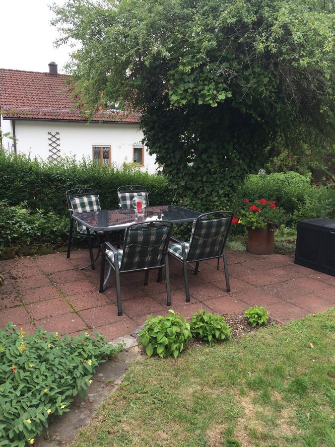 Ferienwohnung Im Gruenen Illschwang Eksteriør bilde